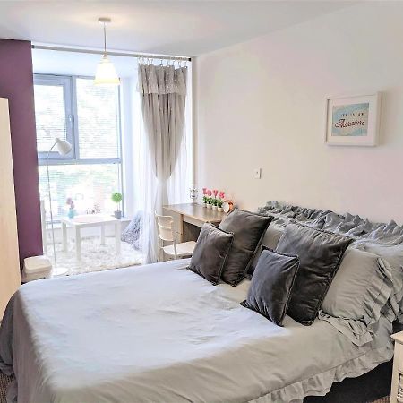 Large 3 Bedrooms In Liverpool City Centre, Free Parking Kültér fotó