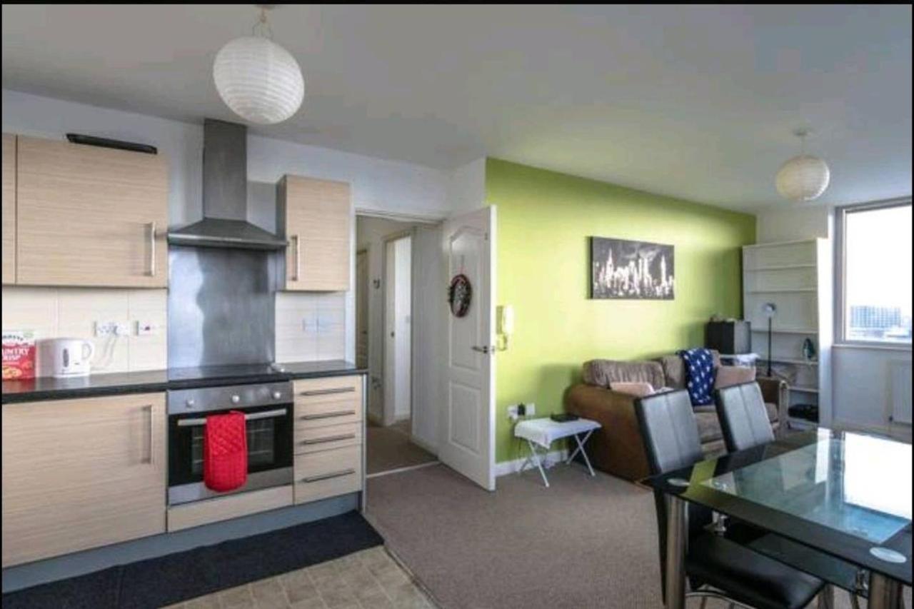 Large 3 Bedrooms In Liverpool City Centre, Free Parking Kültér fotó