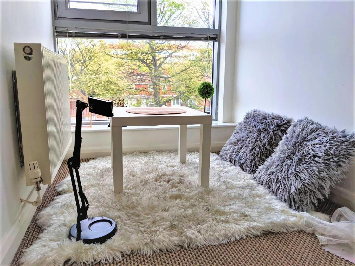 Large 3 Bedrooms In Liverpool City Centre, Free Parking Kültér fotó