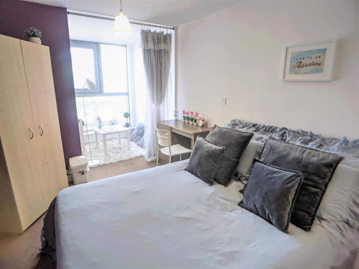 Large 3 Bedrooms In Liverpool City Centre, Free Parking Kültér fotó
